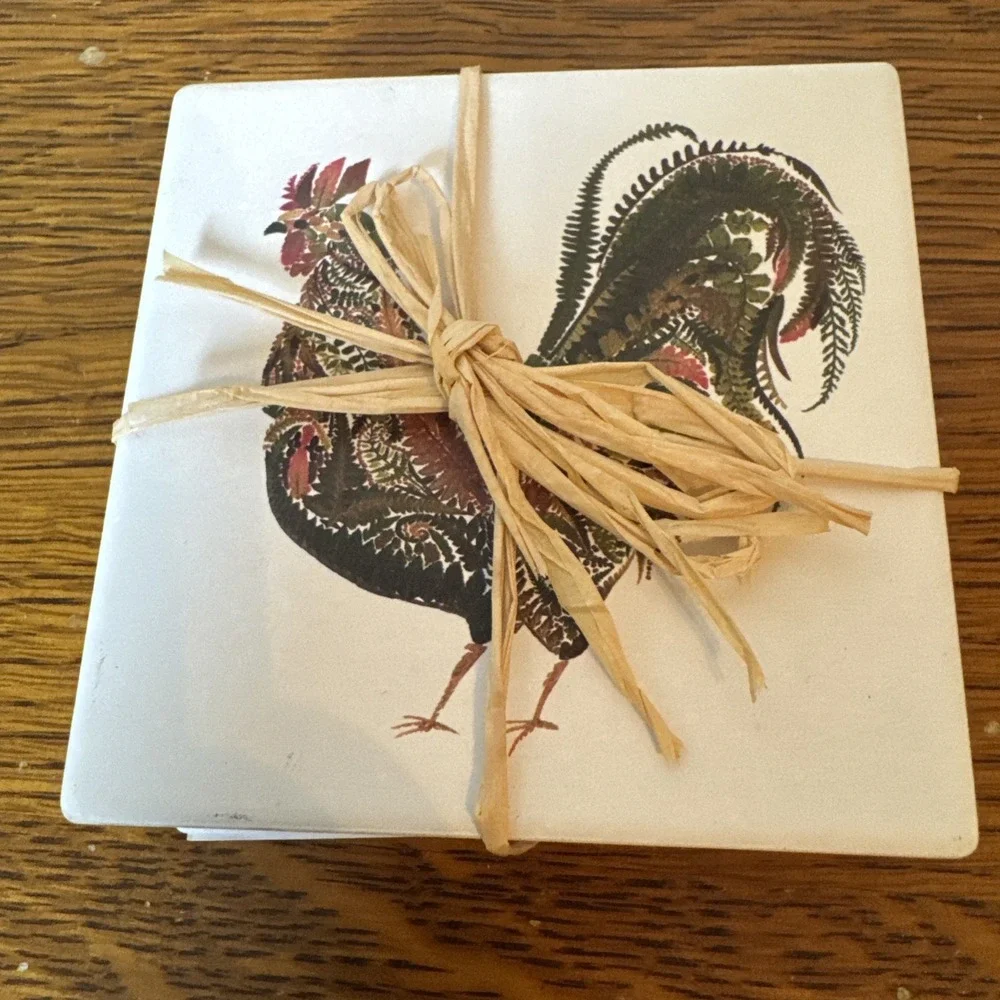 PPD HELEN AHPORNSIRI  Provençal Dolomite Coaster Set Rooster & Bee